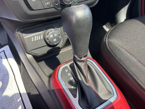 Used 2021 Jeep Renegade Trailhawk w/ Sun & Sound Group AWD/4WD image 34