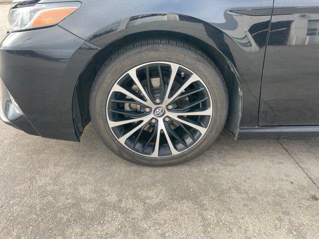 Used 2018 Toyota Camry SE w/ Audio Package FWD image 29