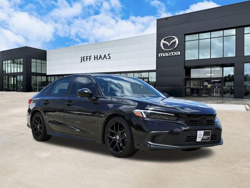 Used 2023 Honda Civic Sport image 4
