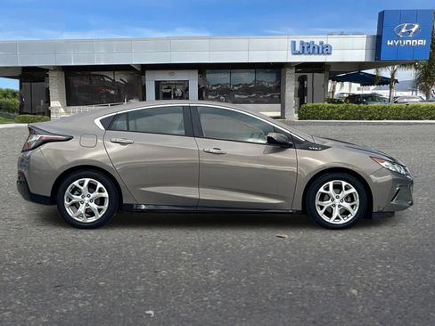 Used 2017 Chevrolet Volt Premier w/ Driver Confidence II Package image 8