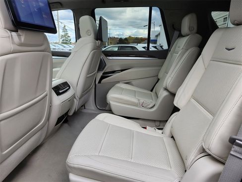 Certified 2025 Cadillac Escalade Sport Platinum image 14
