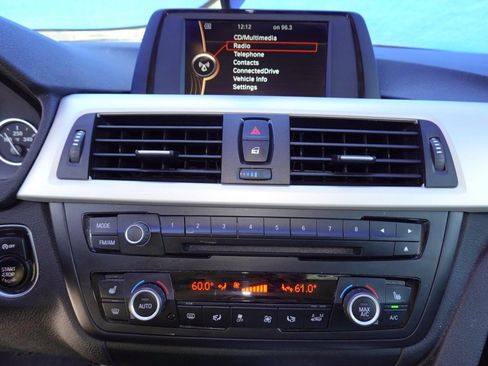 Used 2013 BMW 320i Sedan RWD image 14