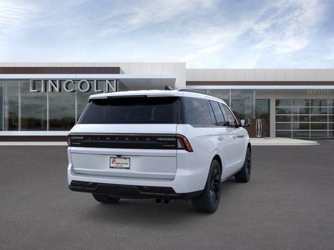 New 2026 Lincoln Navigator Reserve AWD/4WD image 9