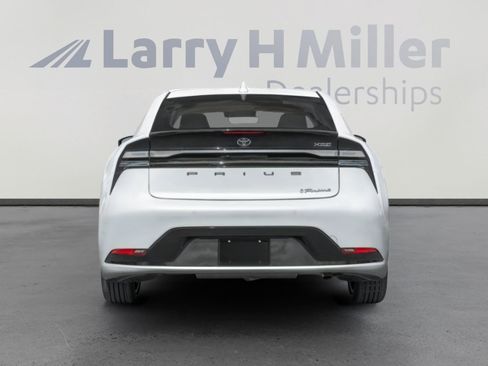 New 2026 Toyota Prius Plug-In Hybrid FWD image 5