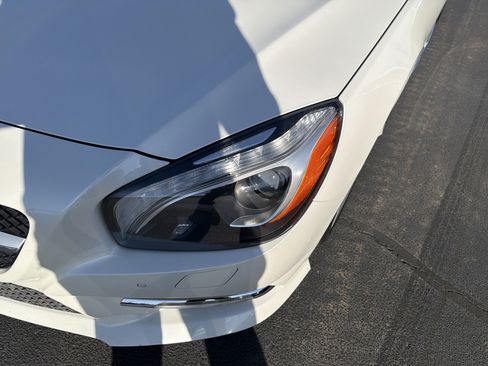 Used 2015 Mercedes-Benz SL 550 image 6