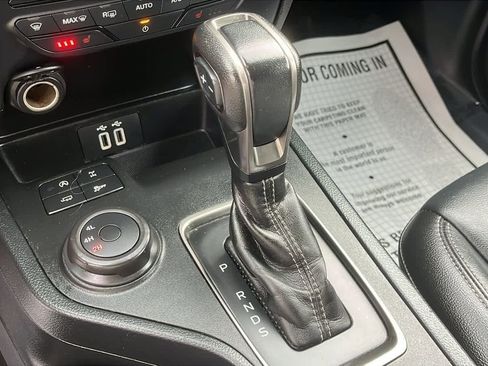 Used 2022 Ford Ranger Lariat w/ Trailer Tow Package image 17