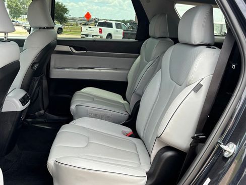 Used 2025 Hyundai Palisade SEL FWD image 16