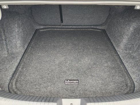 Used 2025 Volkswagen Jetta GLI Autobahn image 33