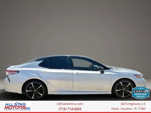 Used 2018 Toyota Camry XLE FWD image 9