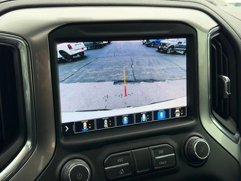 Used 2022 Chevrolet Silverado 1500 LTZ w/ LTZ Premium Package AWD/4WD image 22
