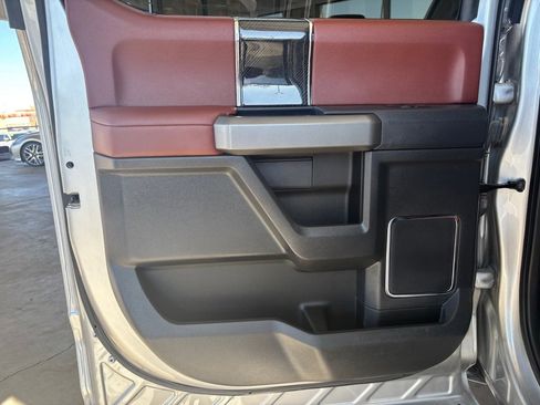 Used 2022 Ford F350 Platinum image 27