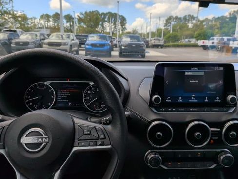 Used 2024 Nissan Sentra SV FWD image 19