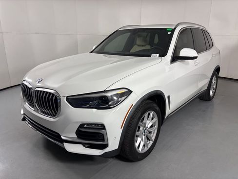 Used 2021 BMW X5 xDrive40i w/ Premium Package 2 AWD/4WD image 4