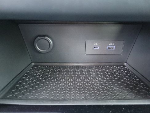 New 2025 Nissan Pathfinder SV image 9