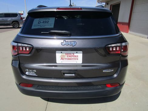 Used 2018 Jeep Compass Latitude AWD/4WD image 8