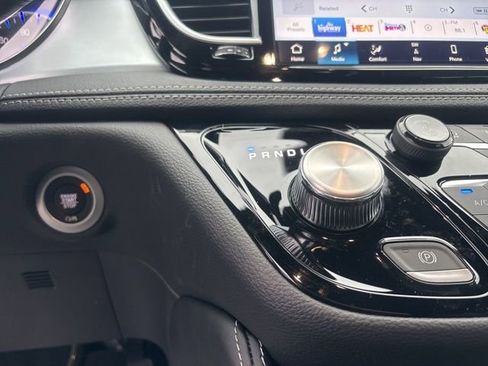 New 2026 Chrysler Pacifica Limited image 30