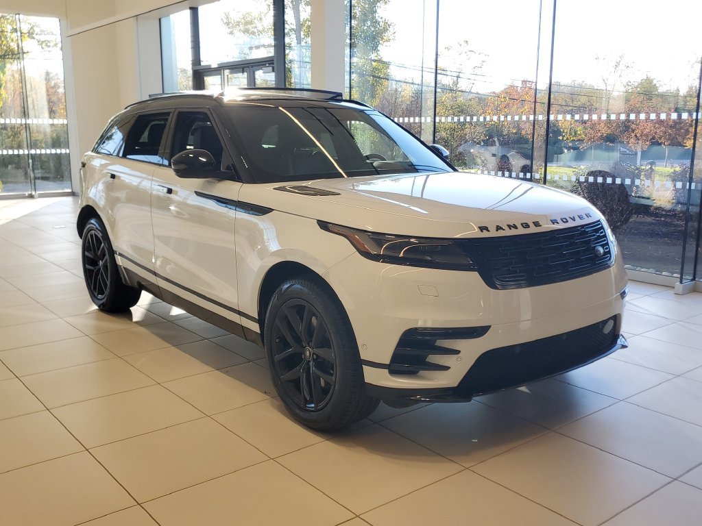Used 2026 Land Rover Range Rover Velar Dynamic SE AWD/4WD image 2