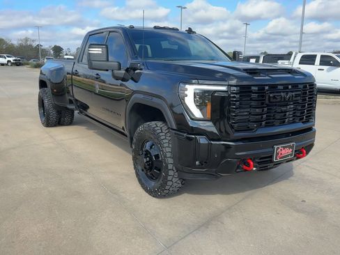 Used 2025 GMC Sierra 3500 Denali w/ Denali Reserve Package image 2