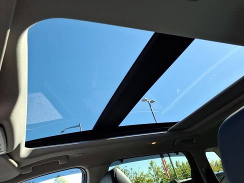 Used 2023 Nissan Rogue Platinum image 10