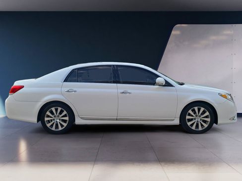 Used 2011 Toyota Avalon Limited FWD image 6