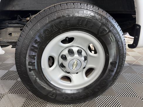 Used 2021 Chevrolet Express 2500 w/ Driver Convenience Package image 13