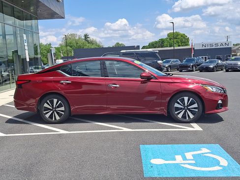 Used 2020 Nissan Altima 2.5 SV FWD image 7