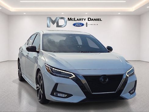 Used 2022 Nissan Sentra SR w/ SR Premium Package FWD image 1