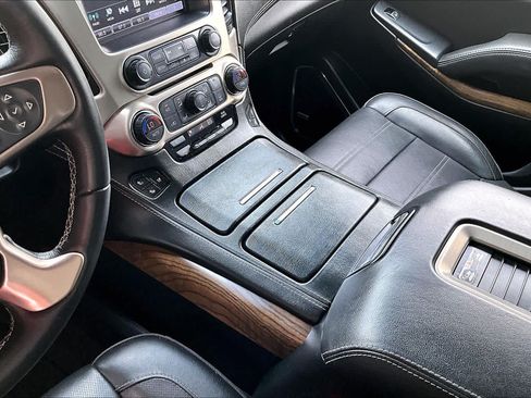Used 2019 GMC Yukon Denali AWD/4WD image 17