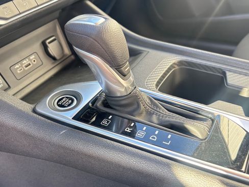 Used 2025 Nissan Sentra SV image 42