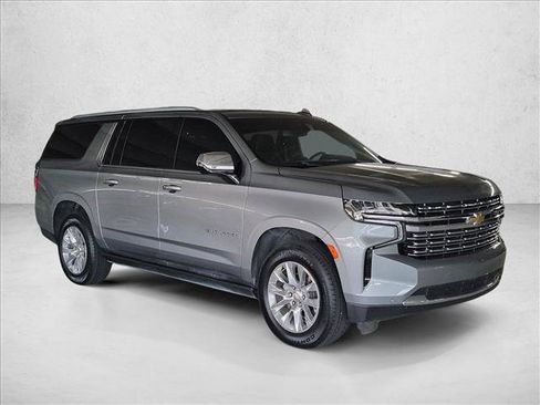 Used 2023 Chevrolet Suburban Premier RWD image 3