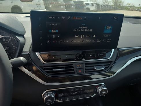 New 2026 Nissan Altima 2.5 SR image 14