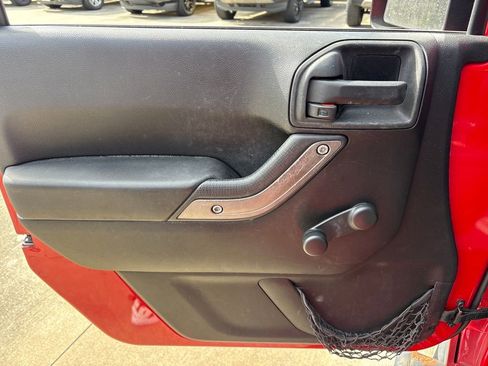 Used 2013 Jeep Wrangler Unlimited Sport image 16