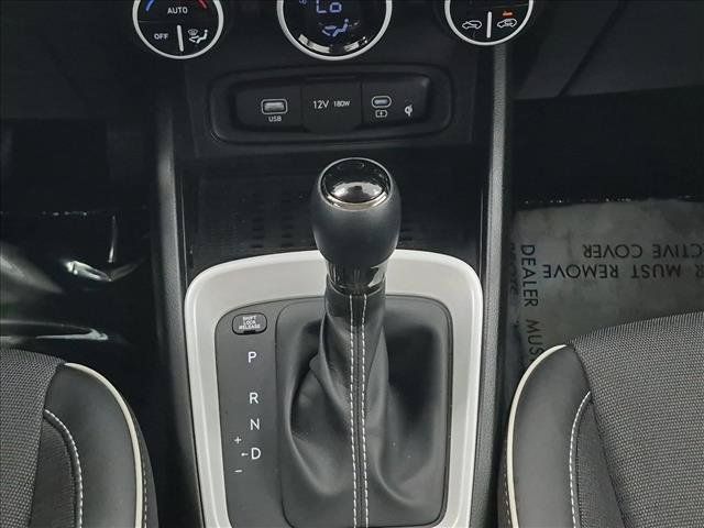 Certified 2025 Hyundai Venue Limited FWD image 12