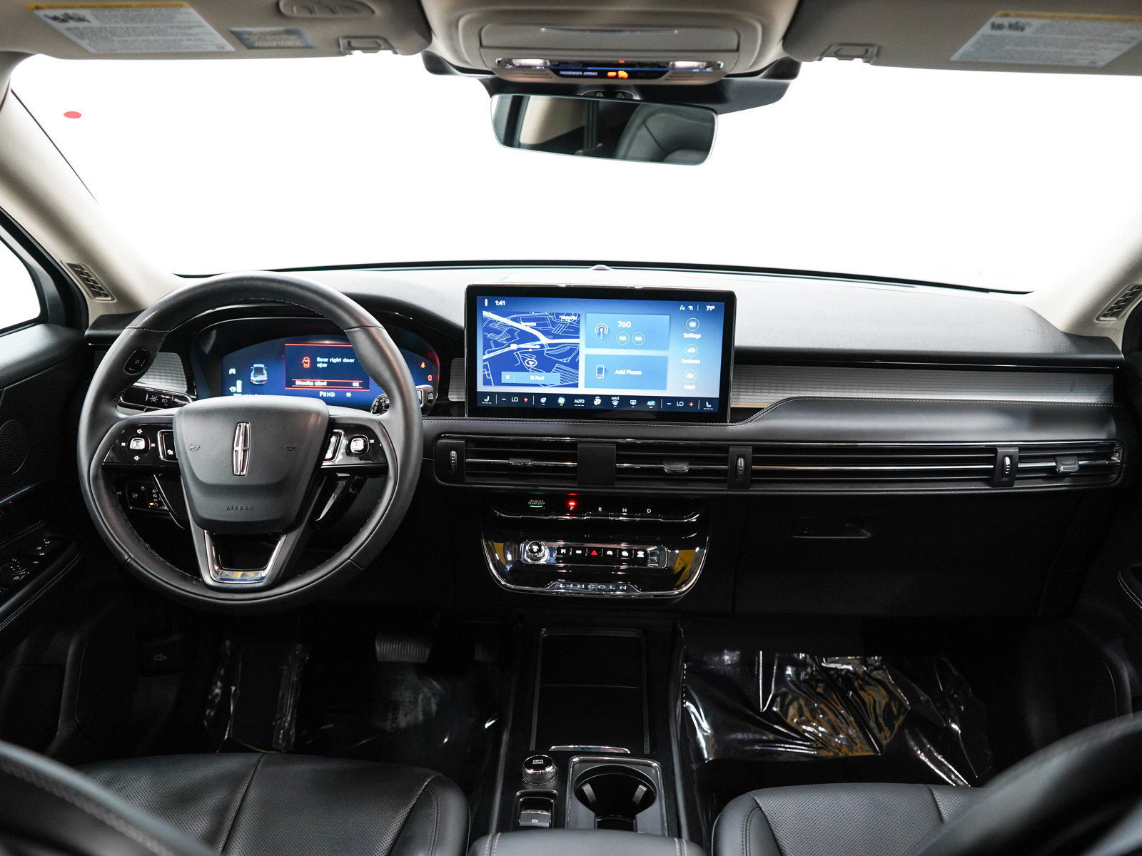 Used 2025 Lincoln Corsair AWD w/ Equipment Group 101A image 13