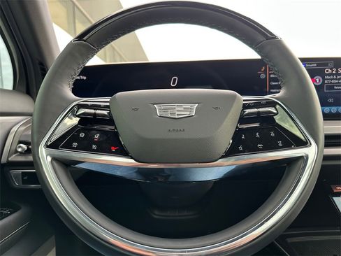 Used 2026 Cadillac Vistiq Sport image 25