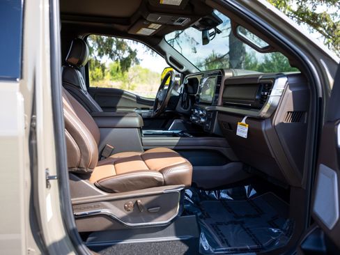 Used 2026 Ford F450 King Ranch w/ Chrome Package AWD/4WD image 27