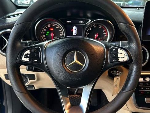 Used 2018 Mercedes-Benz CLA 250 image 12