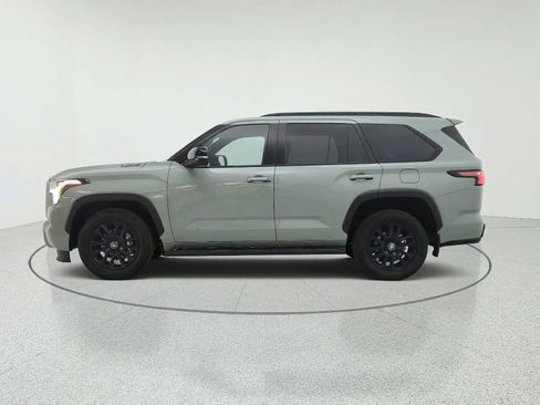 Used 2025 Toyota Sequoia Limited w/ Tow Technology Package AWD/4WD image 8