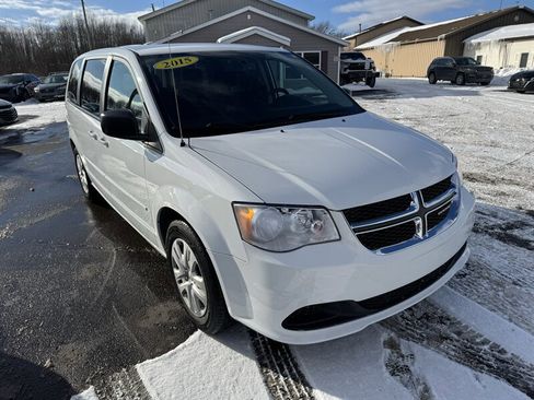 Used 2015 Dodge Grand Caravan SE w/ Quick Order Package 29E SE image 4