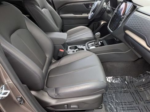 Used 2025 Subaru Forester Limited AWD/4WD image 37