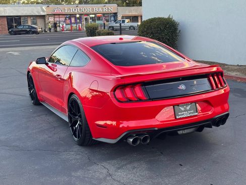 Used 2019 Ford Mustang GT Premium RWD image 4