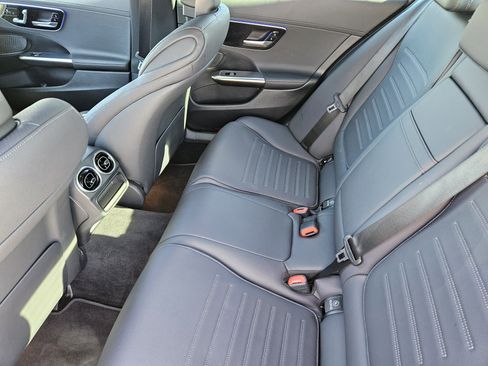 Used 2025 Mercedes-Benz C 300 4MATIC Sedan image 29