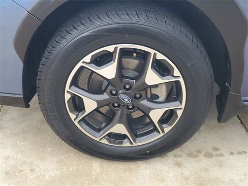 Used 2020 Subaru Crosstrek 2.0i Premium image 11