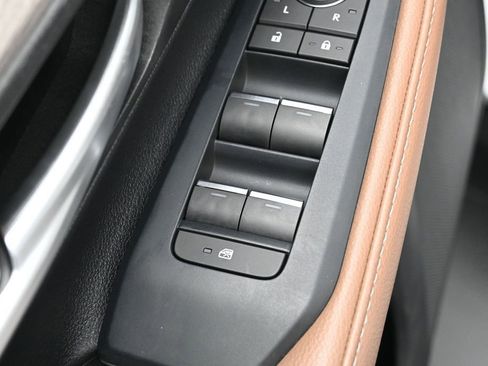 Certified 2024 Toyota Grand Highlander AWD image 13