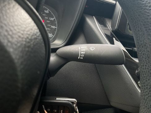 Used 2025 Toyota Corolla LE FWD image 32