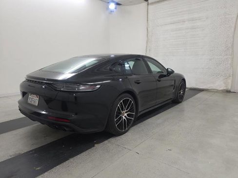 Used 2022 Porsche Panamera Platinum Edition image 4