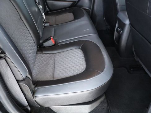 Used 2015 Chevrolet Colorado Z71 image 31