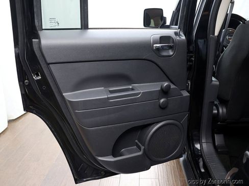 Used 2017 Jeep Patriot Sport FWD image 23