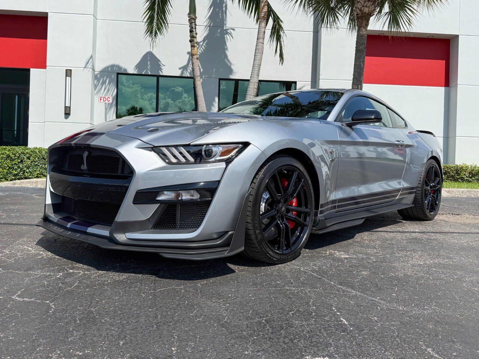 Used 2022 Ford Mustang Shelby GT500 w/ Handling Package RWD image 13