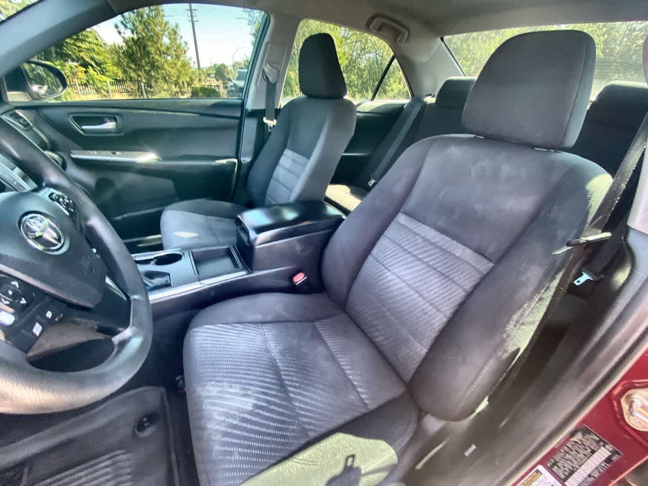 Used 2017 Toyota Camry LE FWD image 11